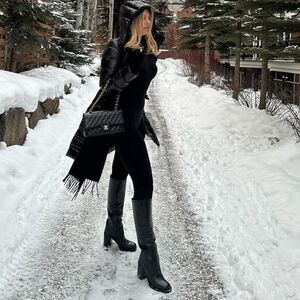 Black midi puffer